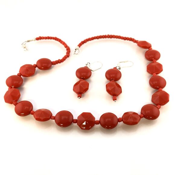 Vintage Bright Valentine Red Beaded Necklace and Earring Set Acrylic Silver Tone - Picture 9 of 10